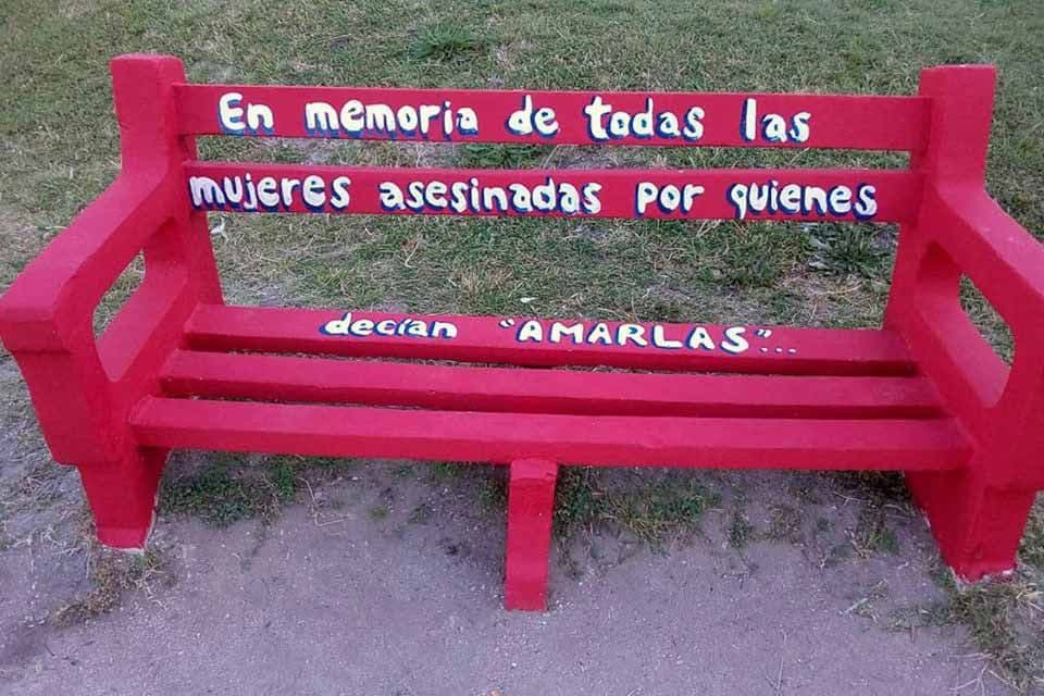 El banco rojo