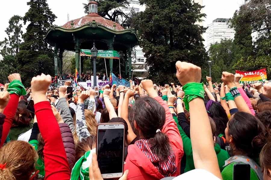 Medio millón de mujeres en territorio querandí
