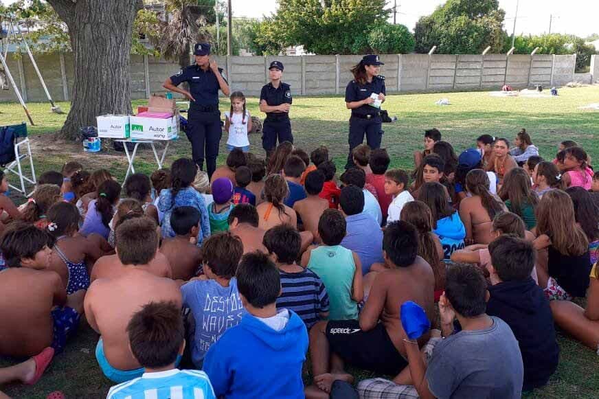 Charla preventiva sobre delitos de instancia privada en la Colonia de Verano
