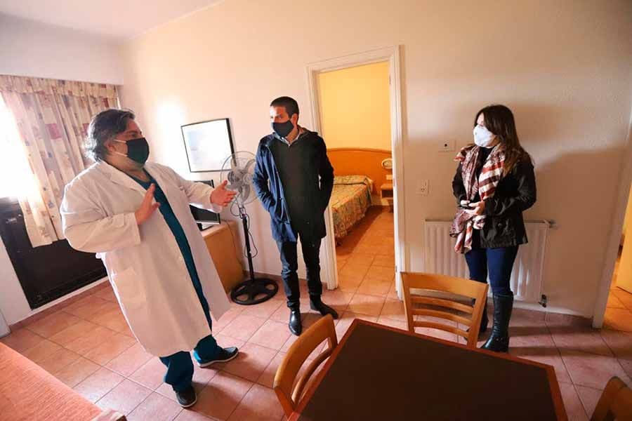 Cristian recorrió espacios de cuidados especiales para posibles pacientes de coronavirus