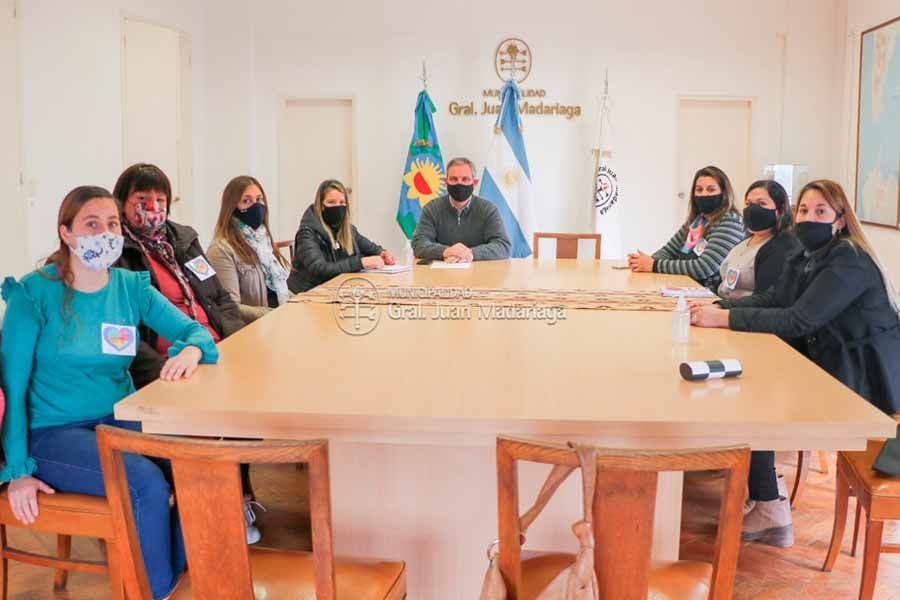 Santoro recibió a madres de hijos con autismo
