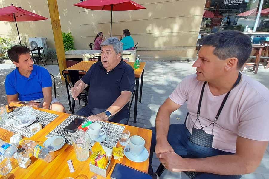 El centenario partido elige su rumbo