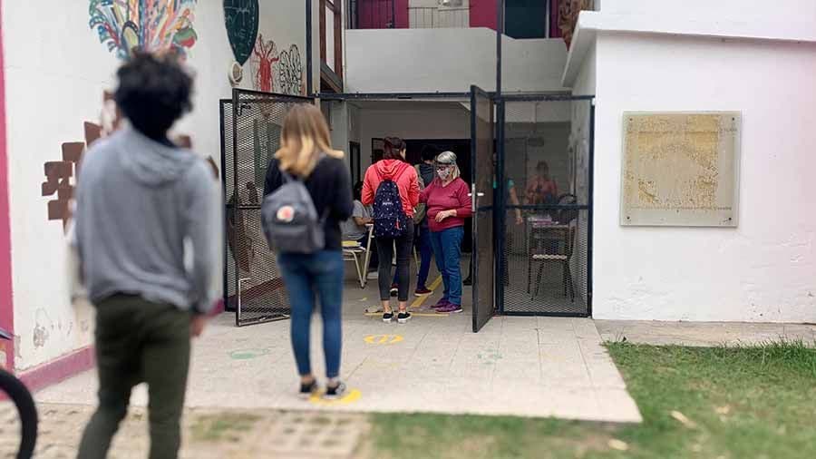 Hay 4 burbujas "aisladas" por Covid en escuelas de Pinamar