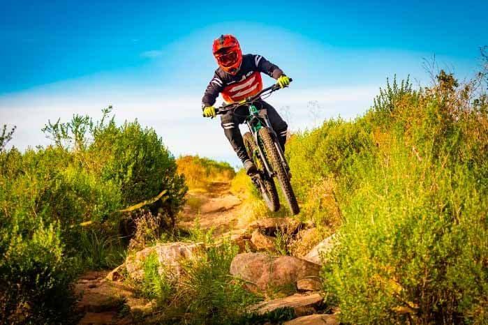 El downhill MTB tuvo presencia pinamarense