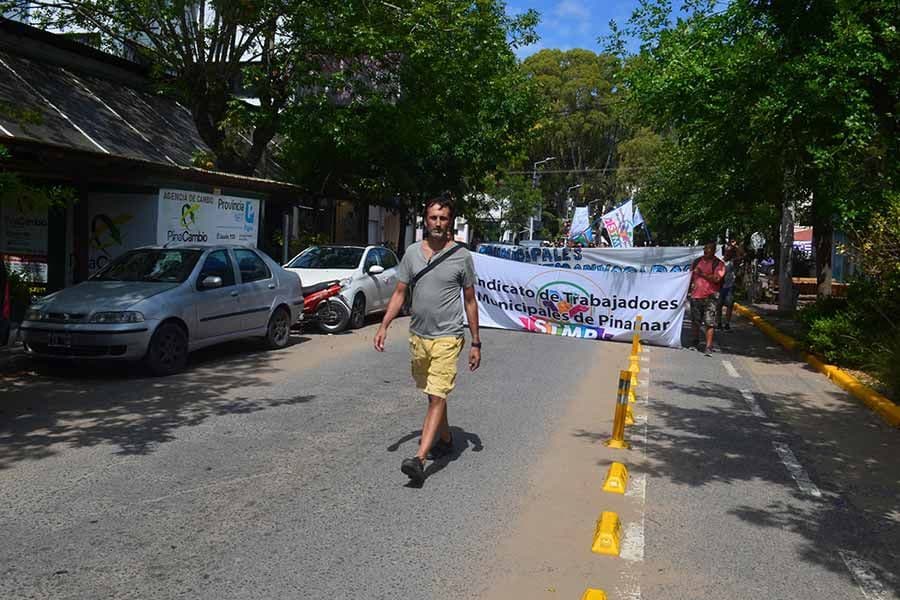 Municipales fueron al paro en reclamo del pago del salario en cuotas