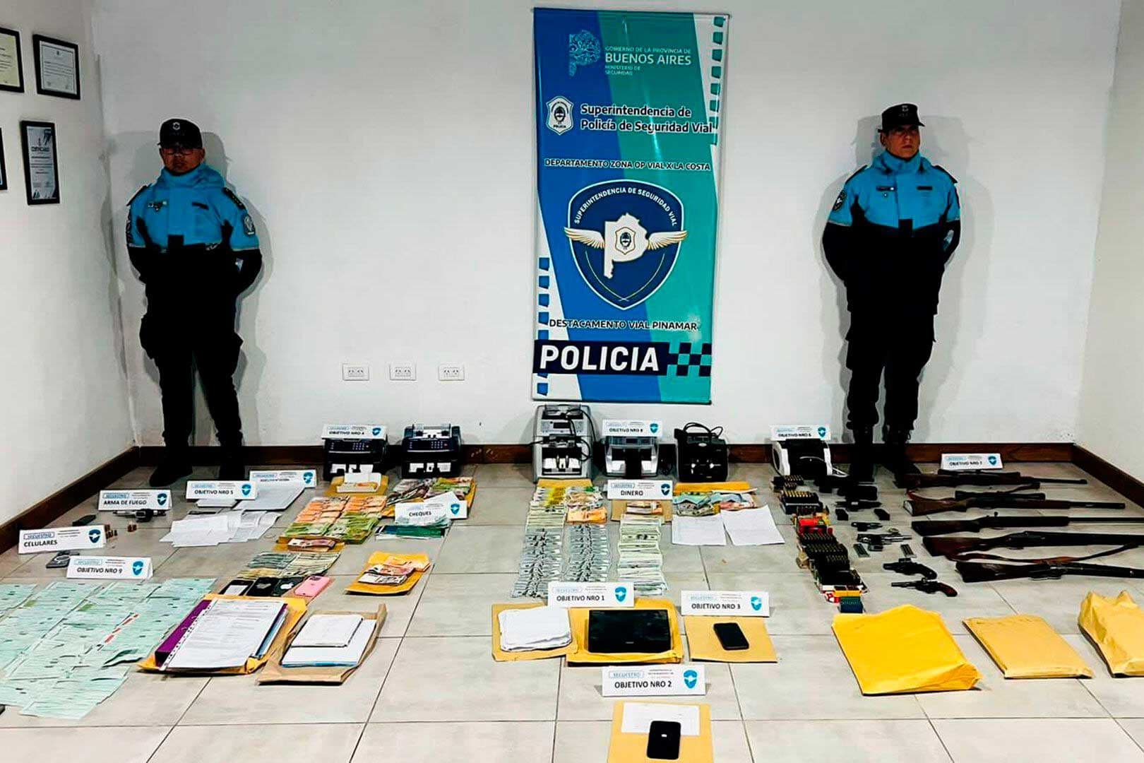 Allanamientos por cambio ilegal de divisas en Villa Gesell y Pinamar