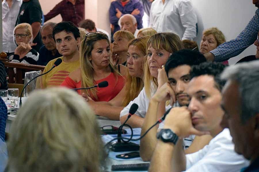 La oposición se hace fuerte