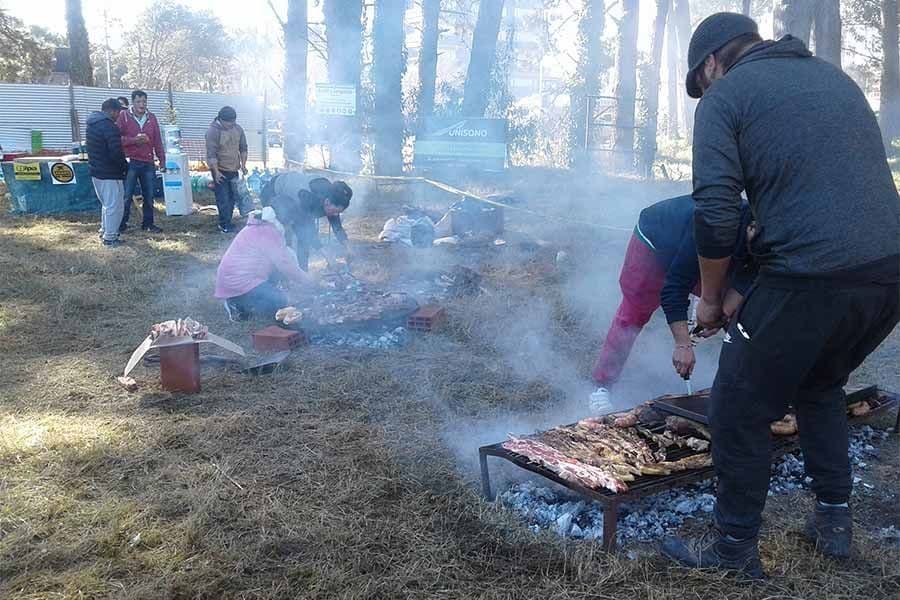 Ganadores del primer Concurso de Asado de Obra