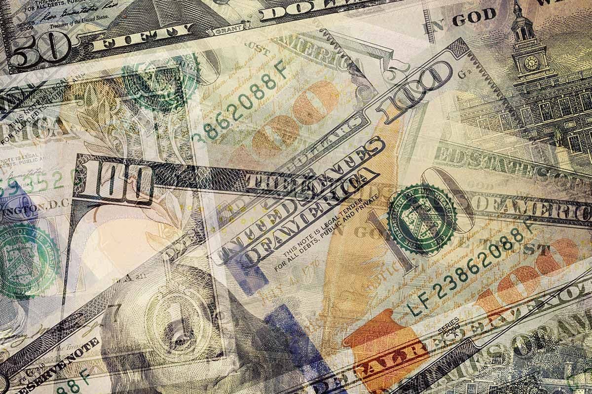 Él es mi amigo el dólar