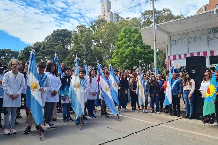 La Escuela Primaria N°1 festejó sus 75 años