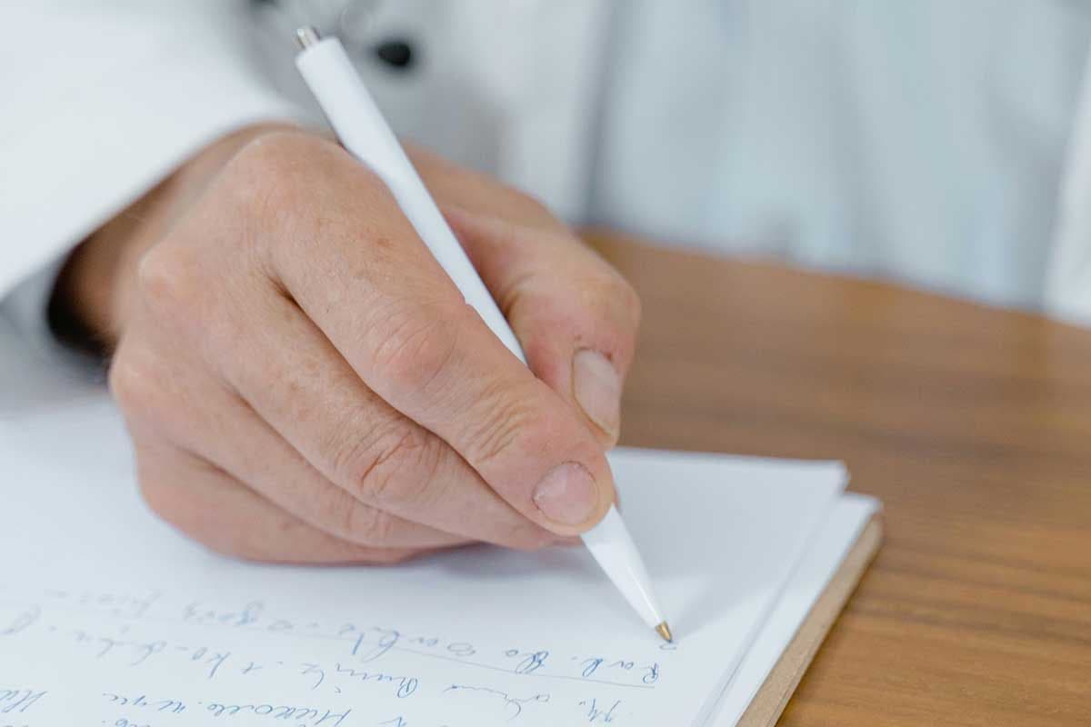 Investigan entrega irregular de licencias médicas