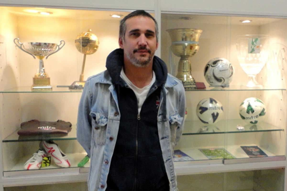 Prueba de jugadores y charla de fútbol