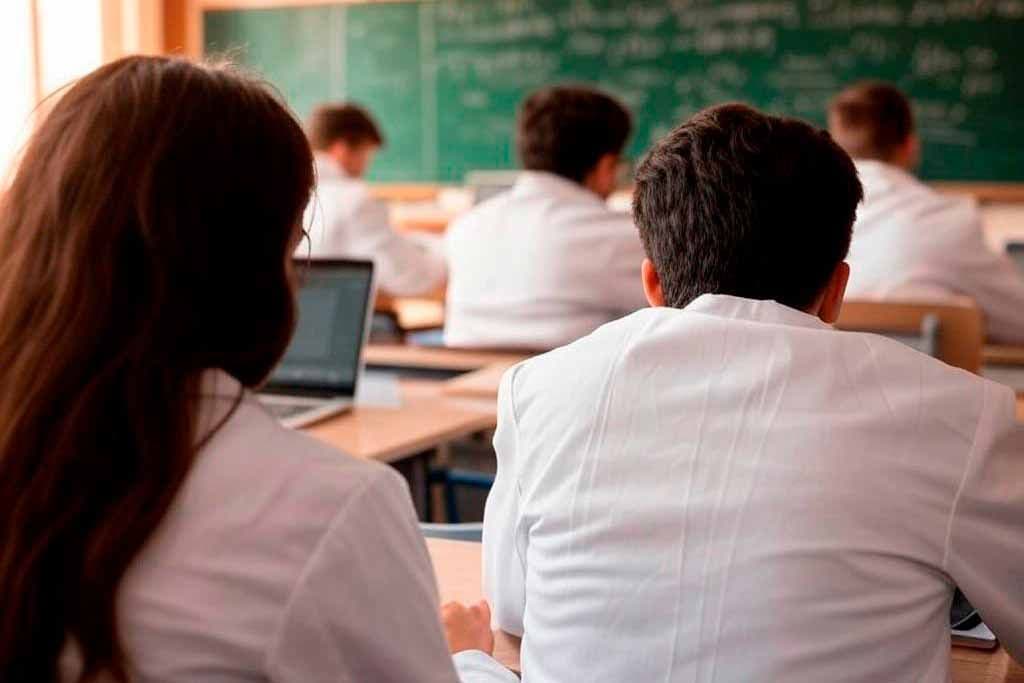 UADE presenta un estudio sobre el aprendizaje de matemáticas en la escuela secundaria